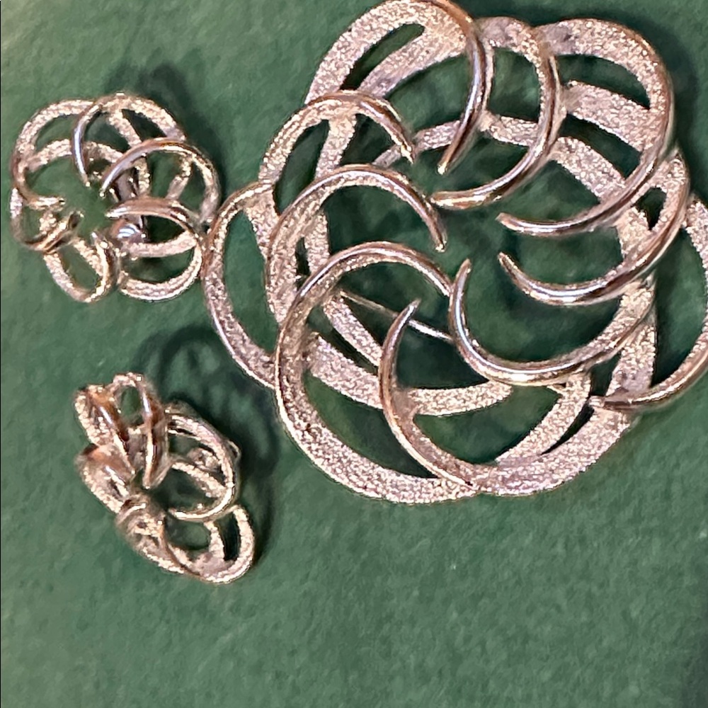 Vintage Sarah Coventry signed Swirl design Silver Metal Brooch & Clip earrings
